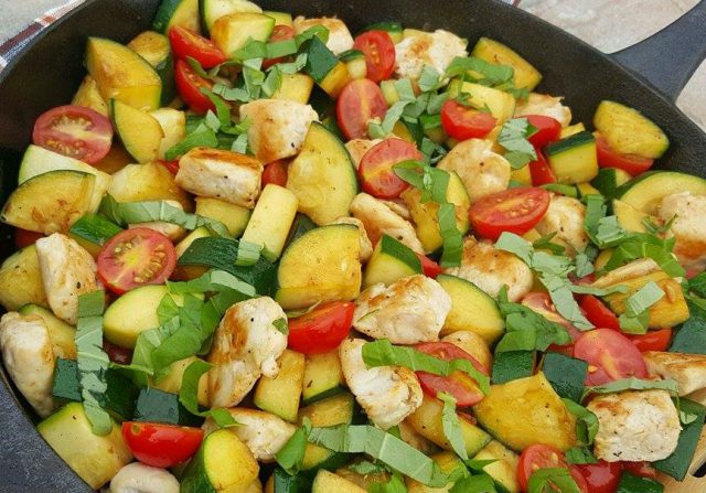 Garlic Margherita Chicken & Zucchini