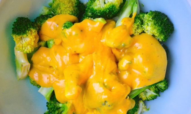 5-Minute Vegan Cheese Sauce