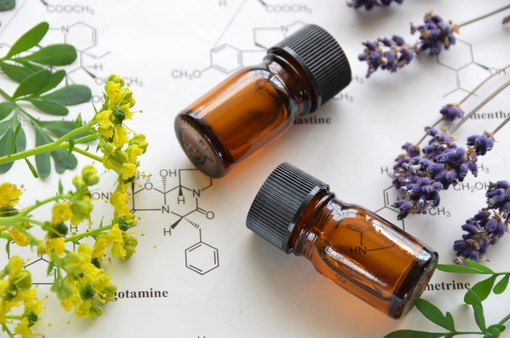essential-oils-guide The essential oils complete guide.